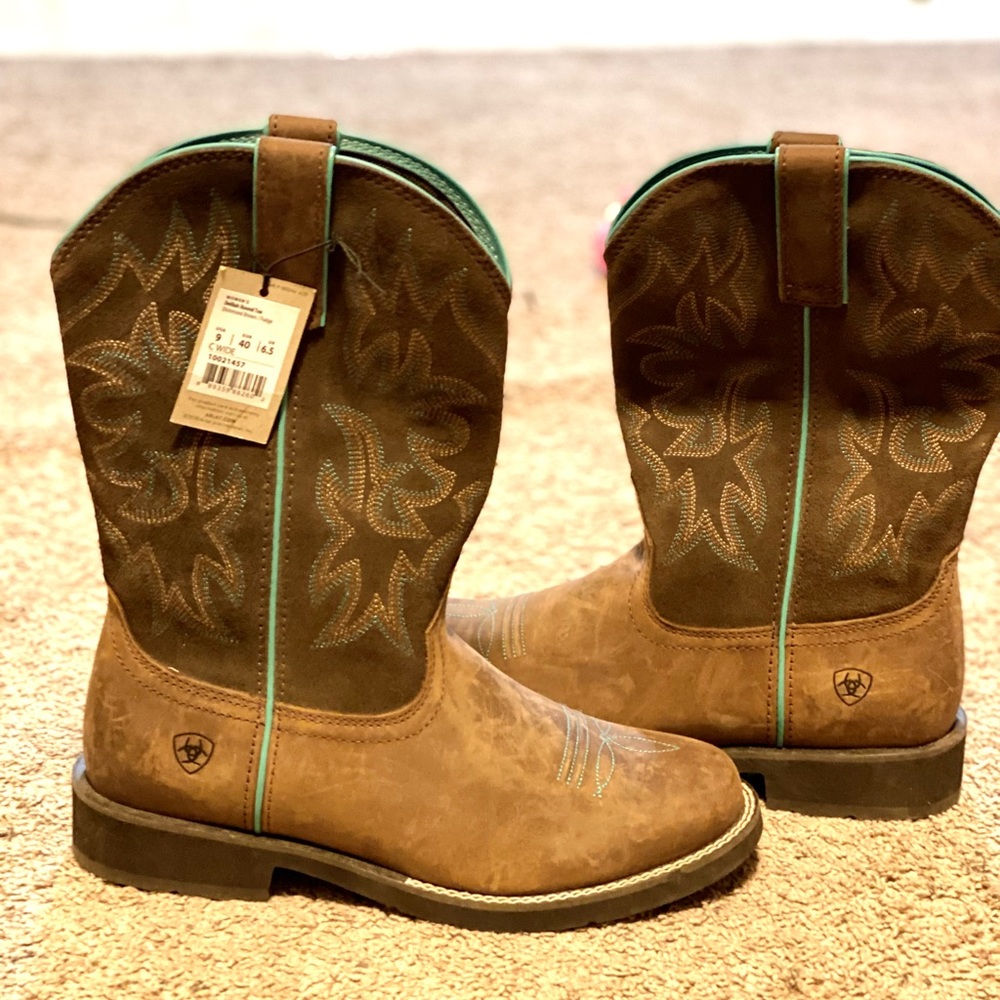 Ariat womens Delilah round toe boot